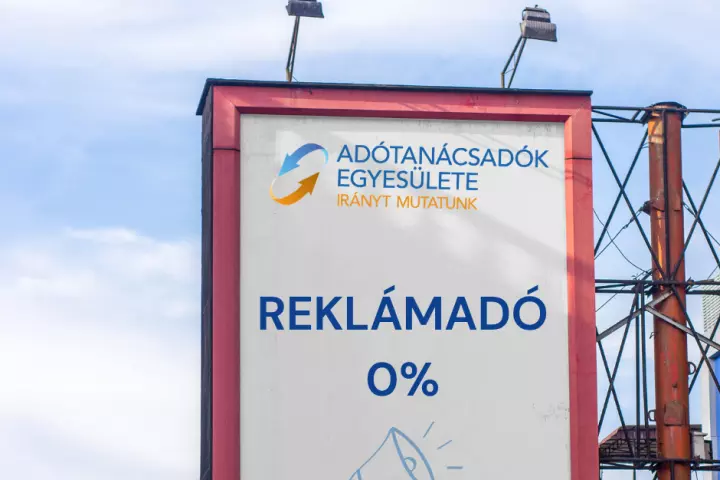 Tov&aacute;bbra is 0% a rekl&aacute;mad&oacute;